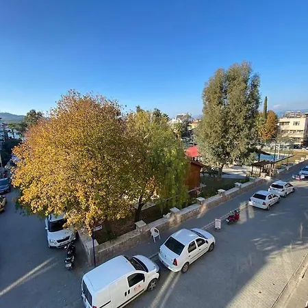 Merkezi Konumda Sahil Bandinda Park Yani 3+1 Gunluk Kiralik Luks Daire شقة فتحية