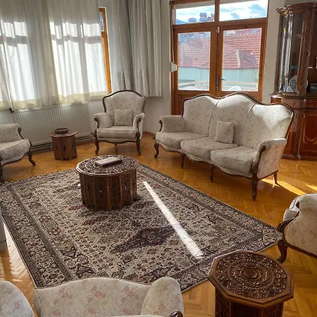 Appartement Merkezi Konumda Sahil Bandinda Park Yani 3+1 Gunluk Kiralik Luks Daire *