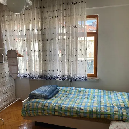 Merkezi Konumda Sahil Bandinda Park Yani 3+1 Gunluk Kiralik Luks Daire Fethiye